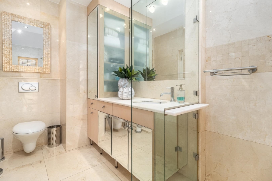 To Let 4 Bedroom Property for Rent in Fresnaye Western Cape